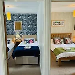 펜션 3 Bed In Carnforth Oc-93212 잉글턴