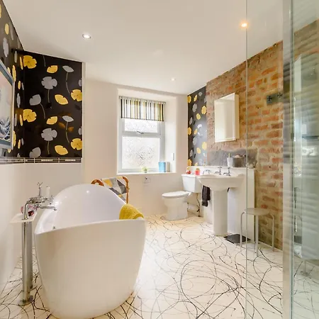 3 Bed In 93212 度假居 *